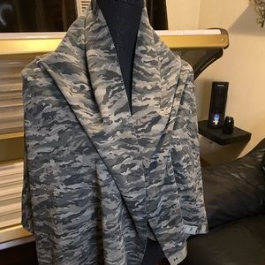 CAMO LULULEMON VINYASA SCARF